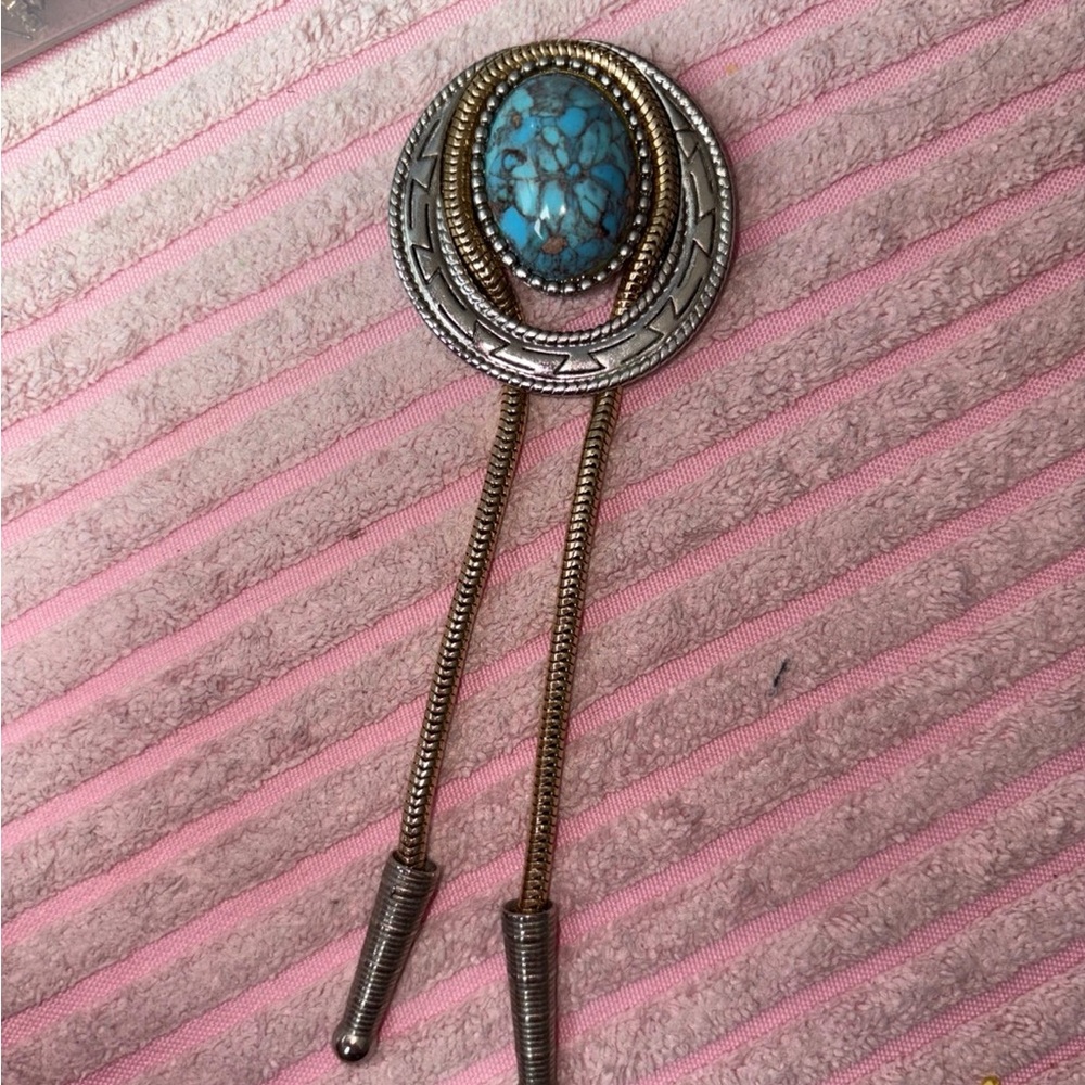 Silver and Turquoise Bolo Tie